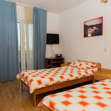 Nina Apartment Split