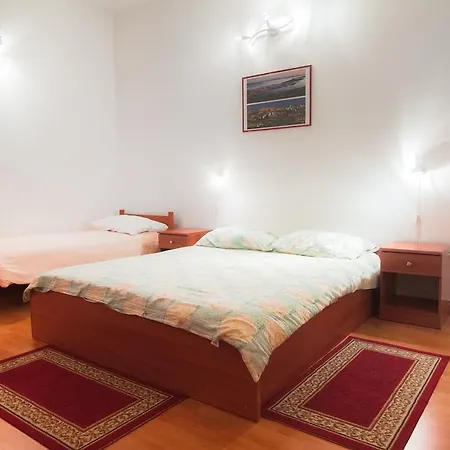Nina Apartment Split